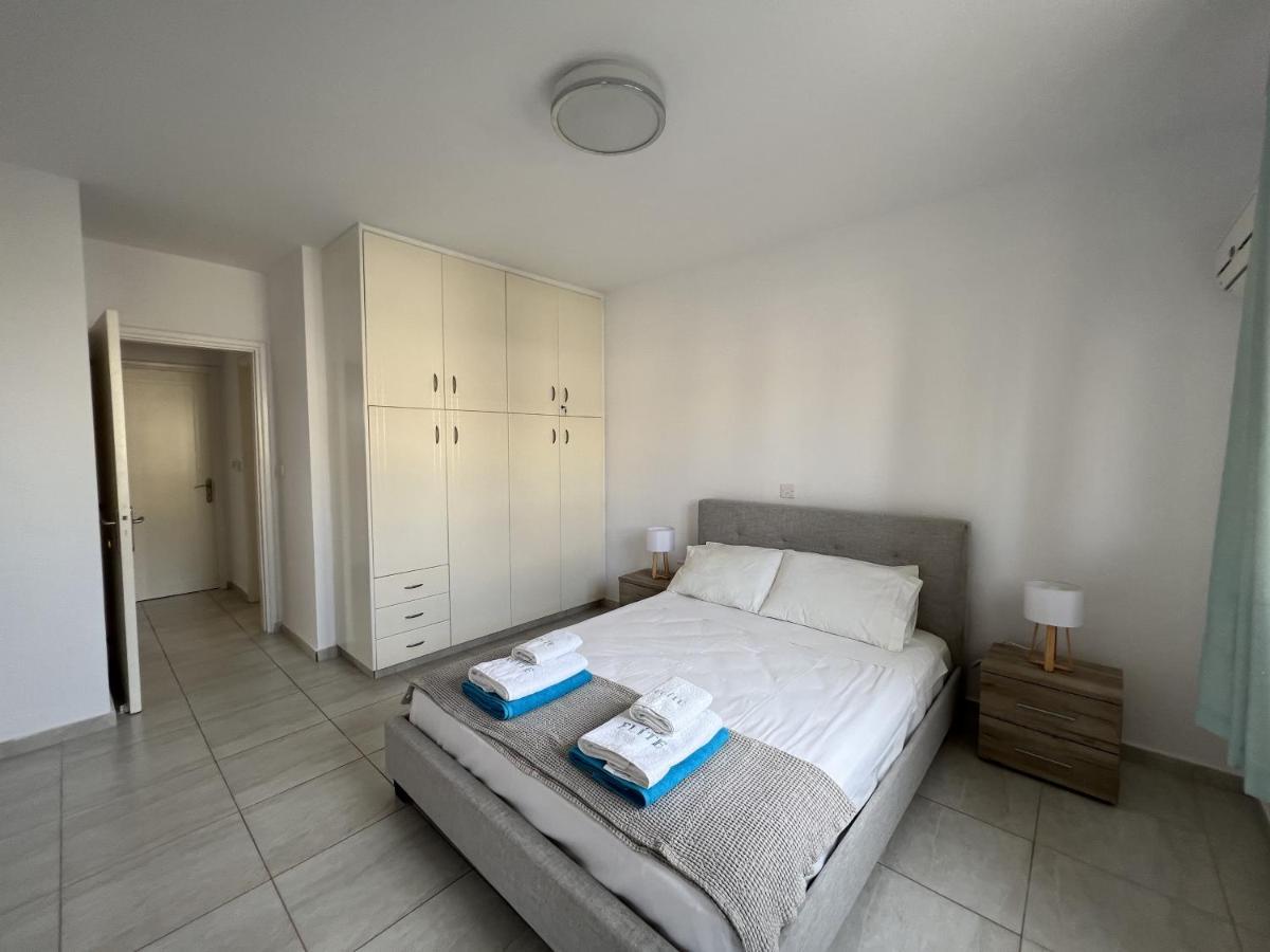 Royal-Seacrest Paphos-Center Vip Apartment Exterior photo