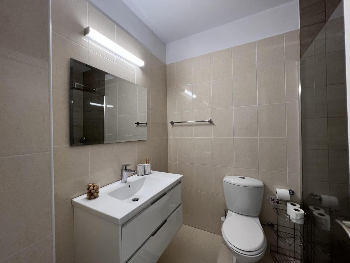 Royal-Seacrest Paphos-Center Vip Apartment Exterior photo